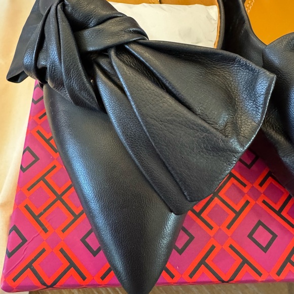 TORY BURCH- bow flat Napa leather - Picture 5 of 6